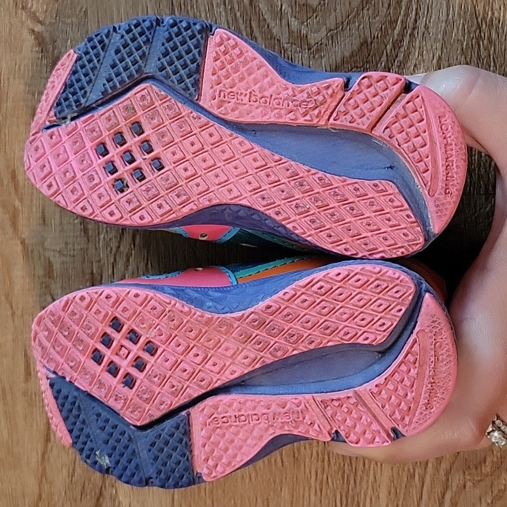 New Balance toddler shoes - Picture 4 of 5